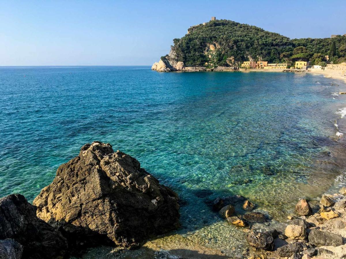 Le Torri Riviera Holiday Albenga Exterior photo